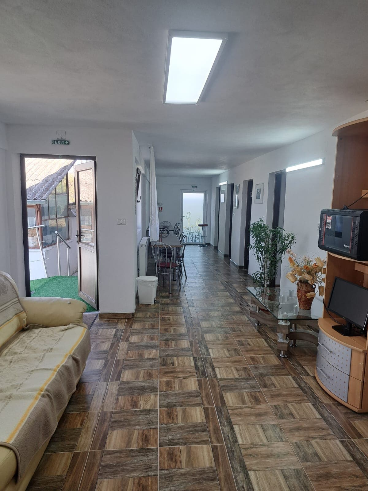 Hol interior